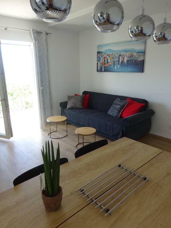 Apartment Duce Omiš Exterior foto